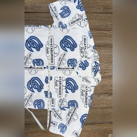 ⚾️ Men's Whataburger Field Corpus Christi Baseball Button-up T-Shirt Size M ⚾️ - Picture 4 of 6